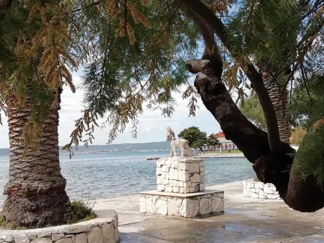Apartments Toma Kaštela المظهر الخارجي الصورة